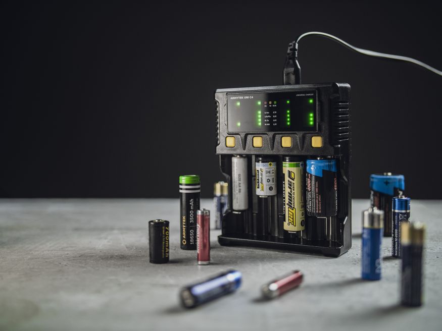 Armytek Uni C4